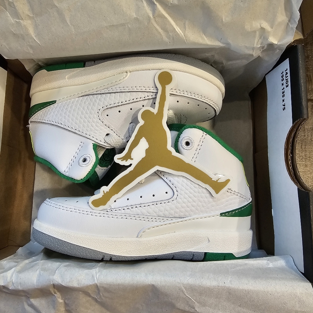 NWT Jordan 2 Retro Size 5C - Picture 2 of 5